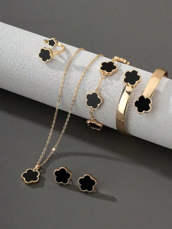 6pcs/Set Stylish Clover Pendant Necklace, Bracelet, Ring, Earrings Jewelry Set, Needs Peel Off Film