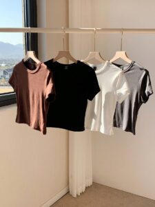 Comfortcana 4pcs/Set Women's Casual Plain Fitted Cropped Round Neck Short Sleeve T-Shirt, Summer